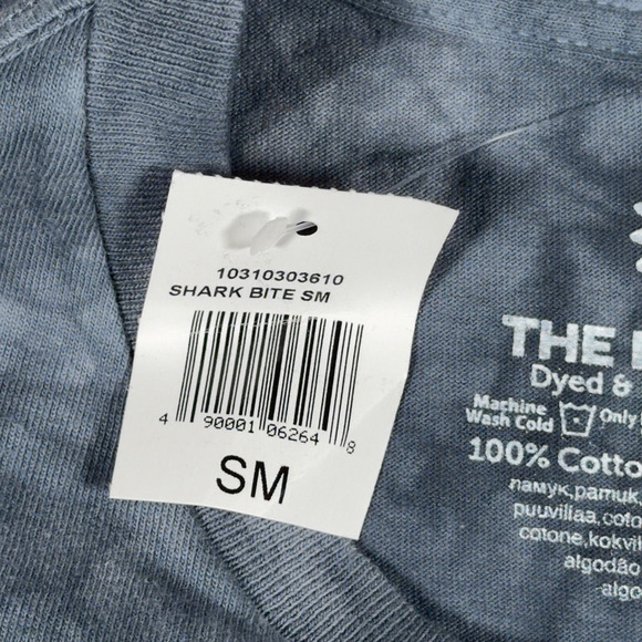 Great White Shark Shirt Adult SMALL Gray Tie Dye Newport Aquarium Mountain Tags - Picture 5 of 7